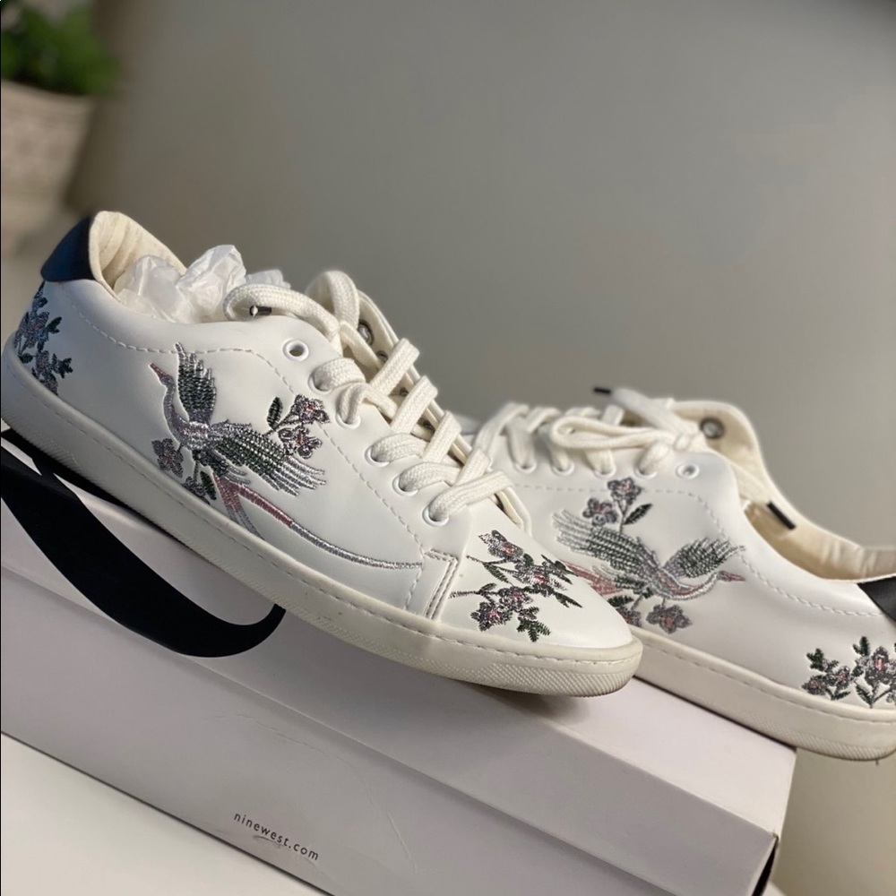 Women sneakers
